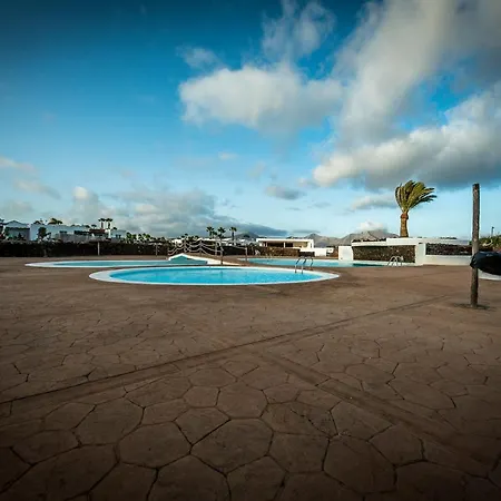 Backpackers Playa Blanca ベッド・アンド・ブレックファスト プラヤ・ブランカ